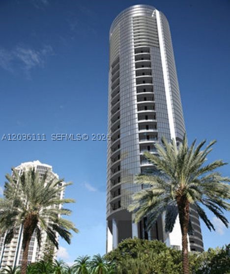 image Porsche Design Tower0