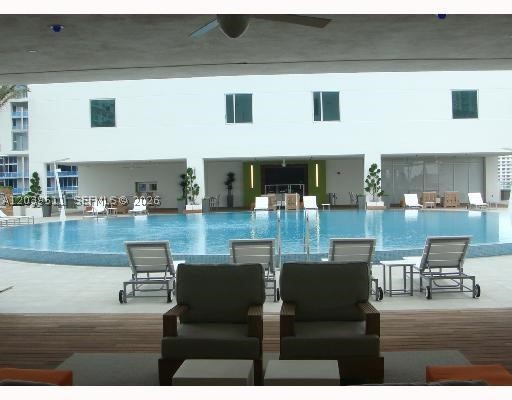 image 500 Brickell West16