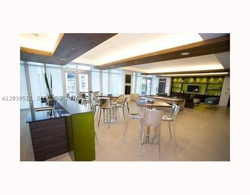 image 500 Brickell West21