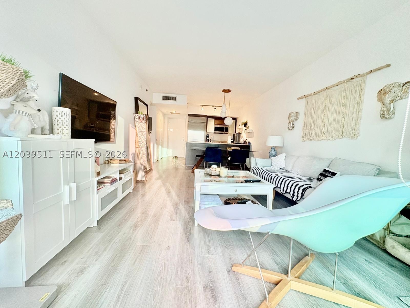 image 500 Brickell West8