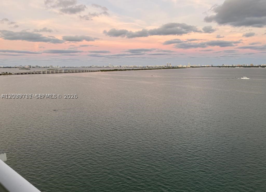 image Onyx on the Bay11