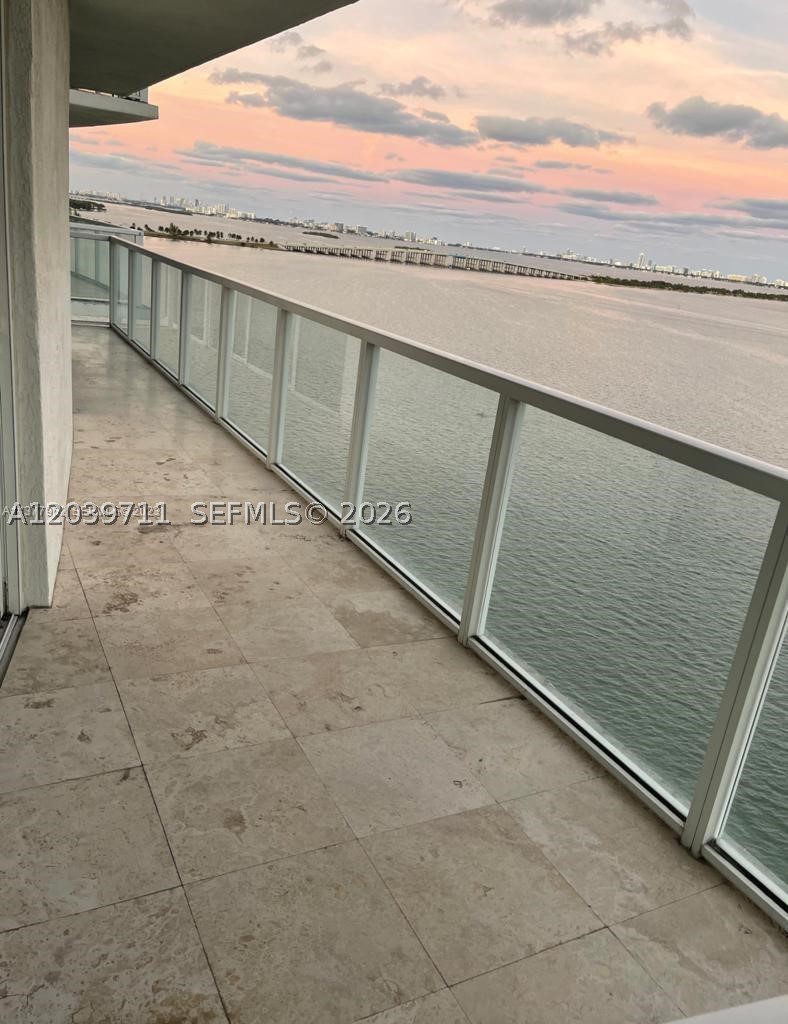 image Onyx on the Bay13