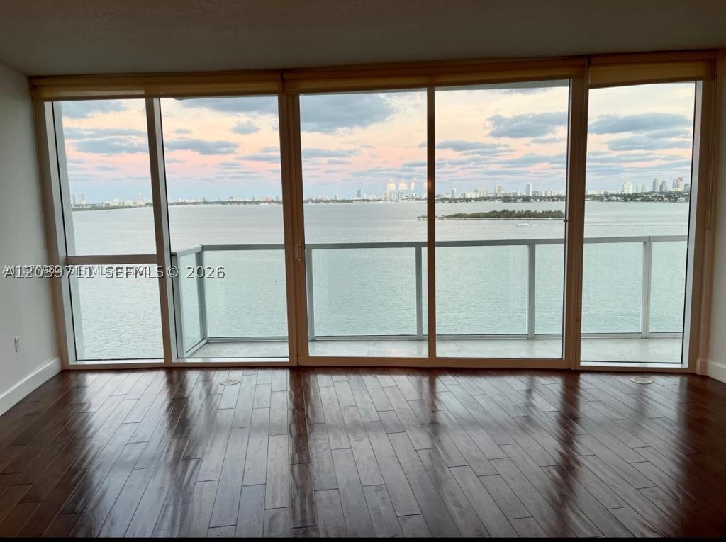 image Onyx on the Bay1