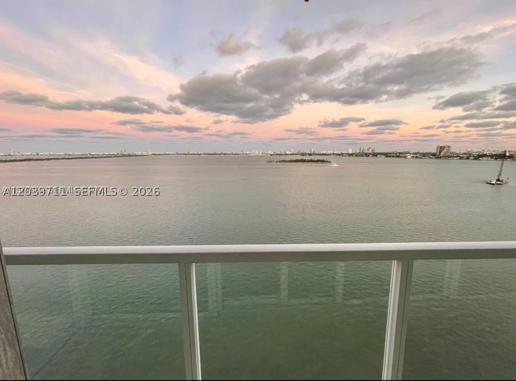 image Onyx on the Bay8