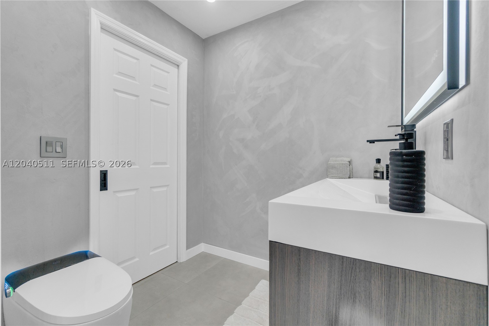 1405 SW 4th Ter Pompano Beach, FL 33060
