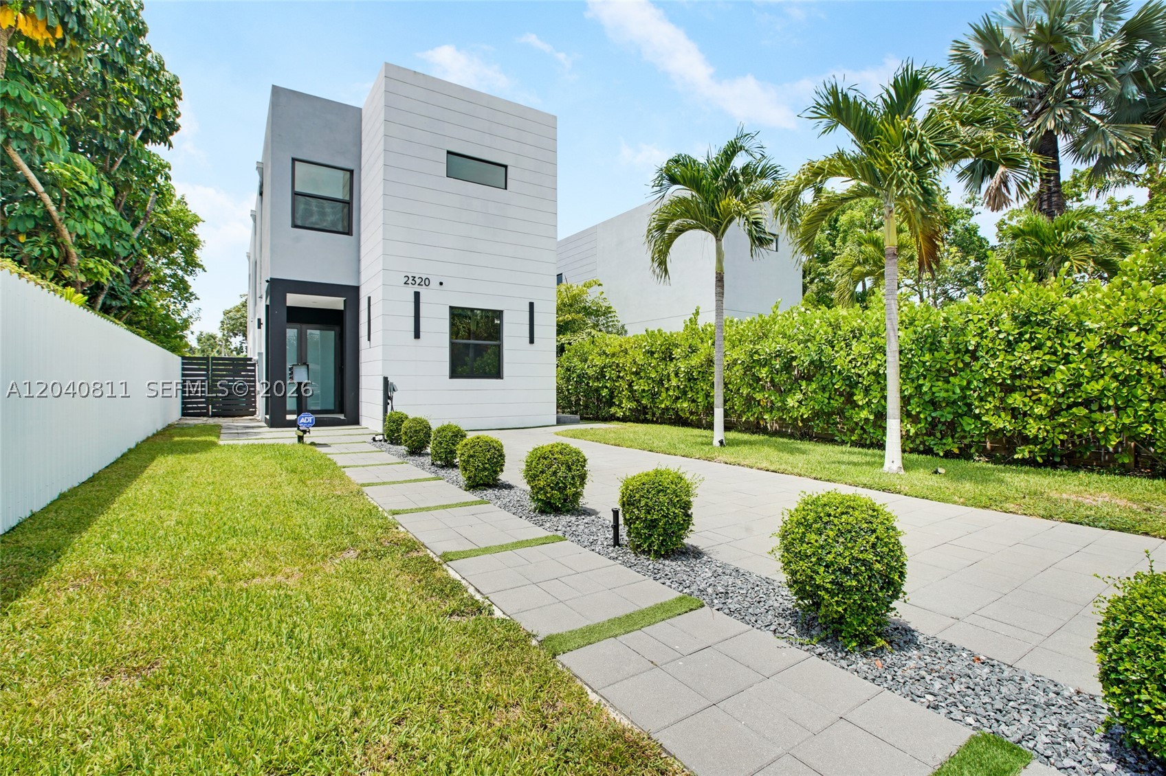 2320 SW 14th St