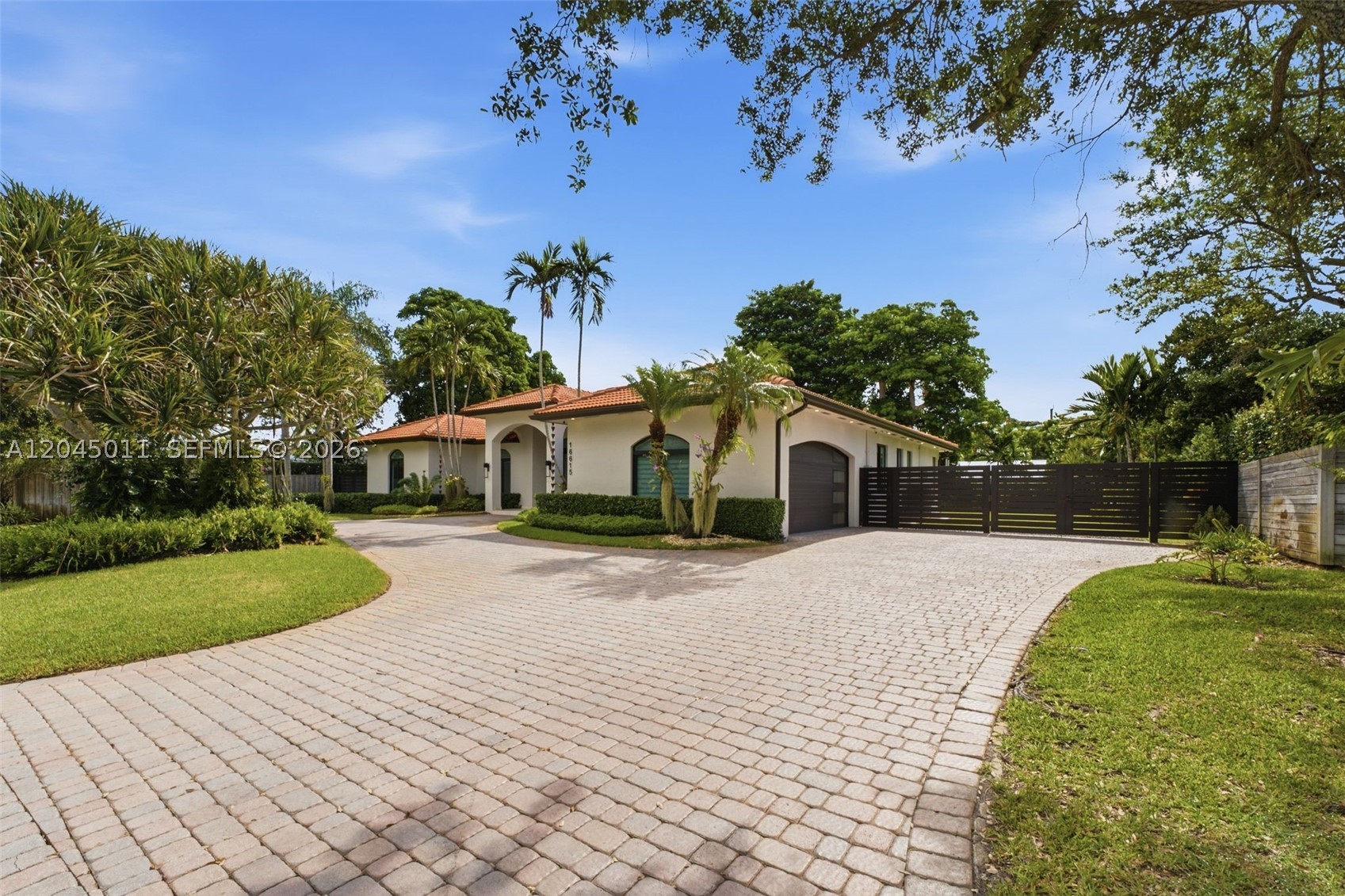 16615 SW 82nd Ct Palmetto Bay, FL 33157