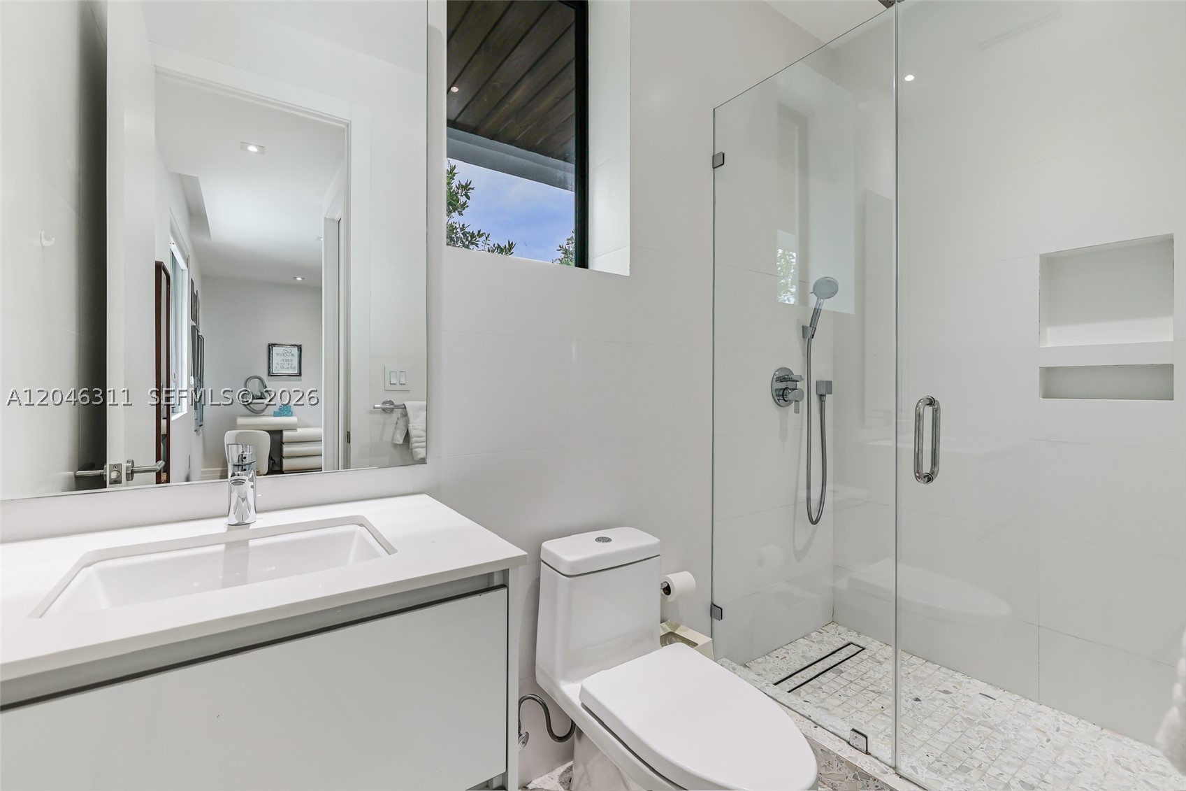 445 Ridgewood Rd Key Biscayne, FL 33149