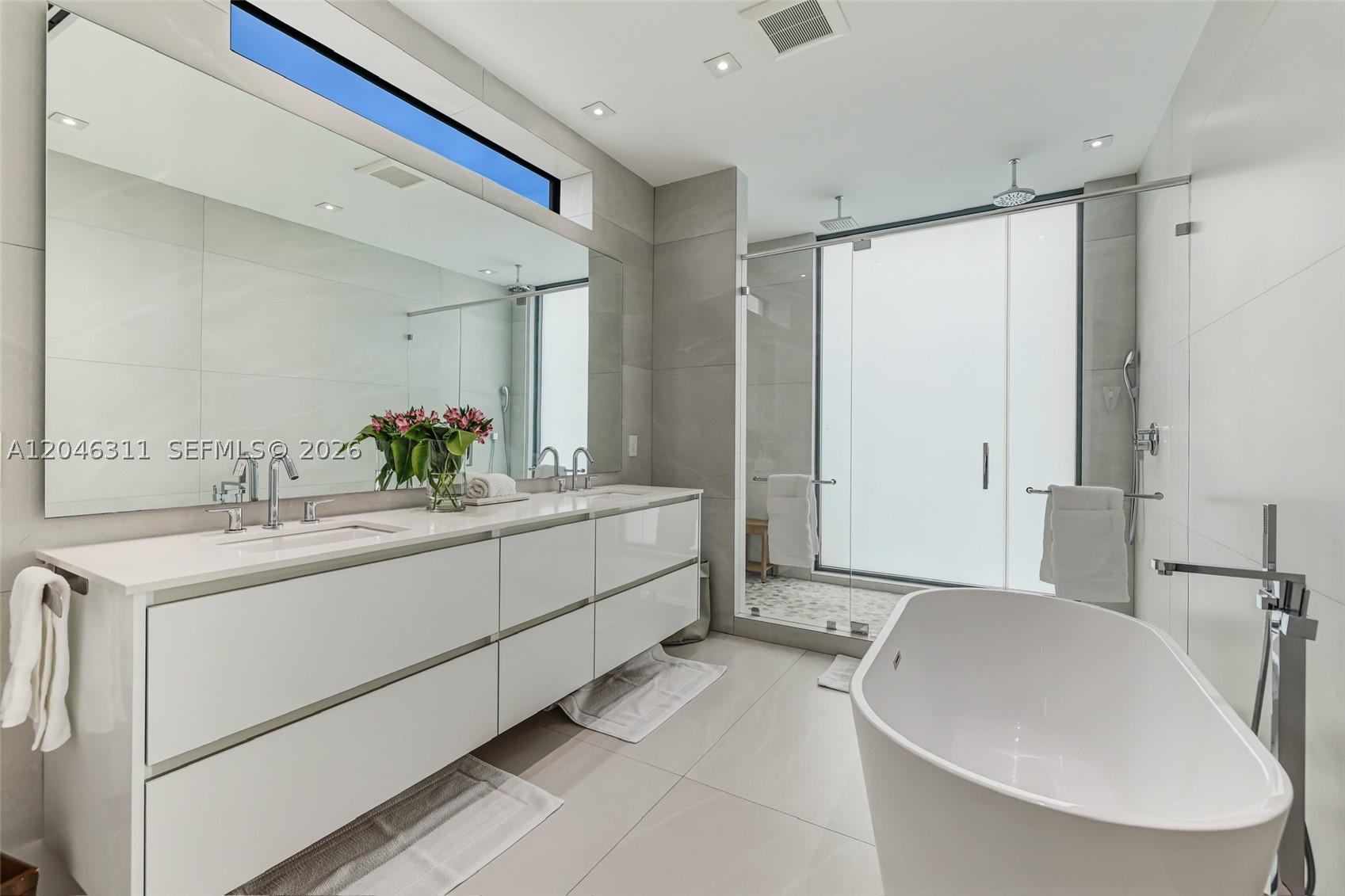 445 Ridgewood Rd Key Biscayne, FL 33149