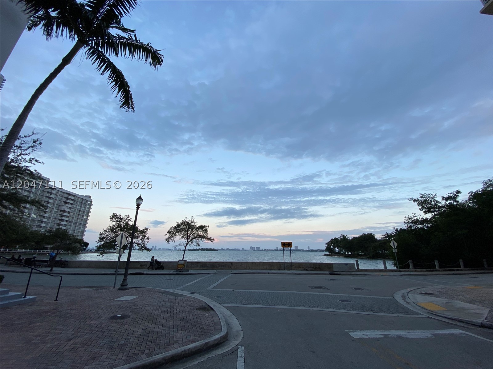 image Cite on the Bay West13