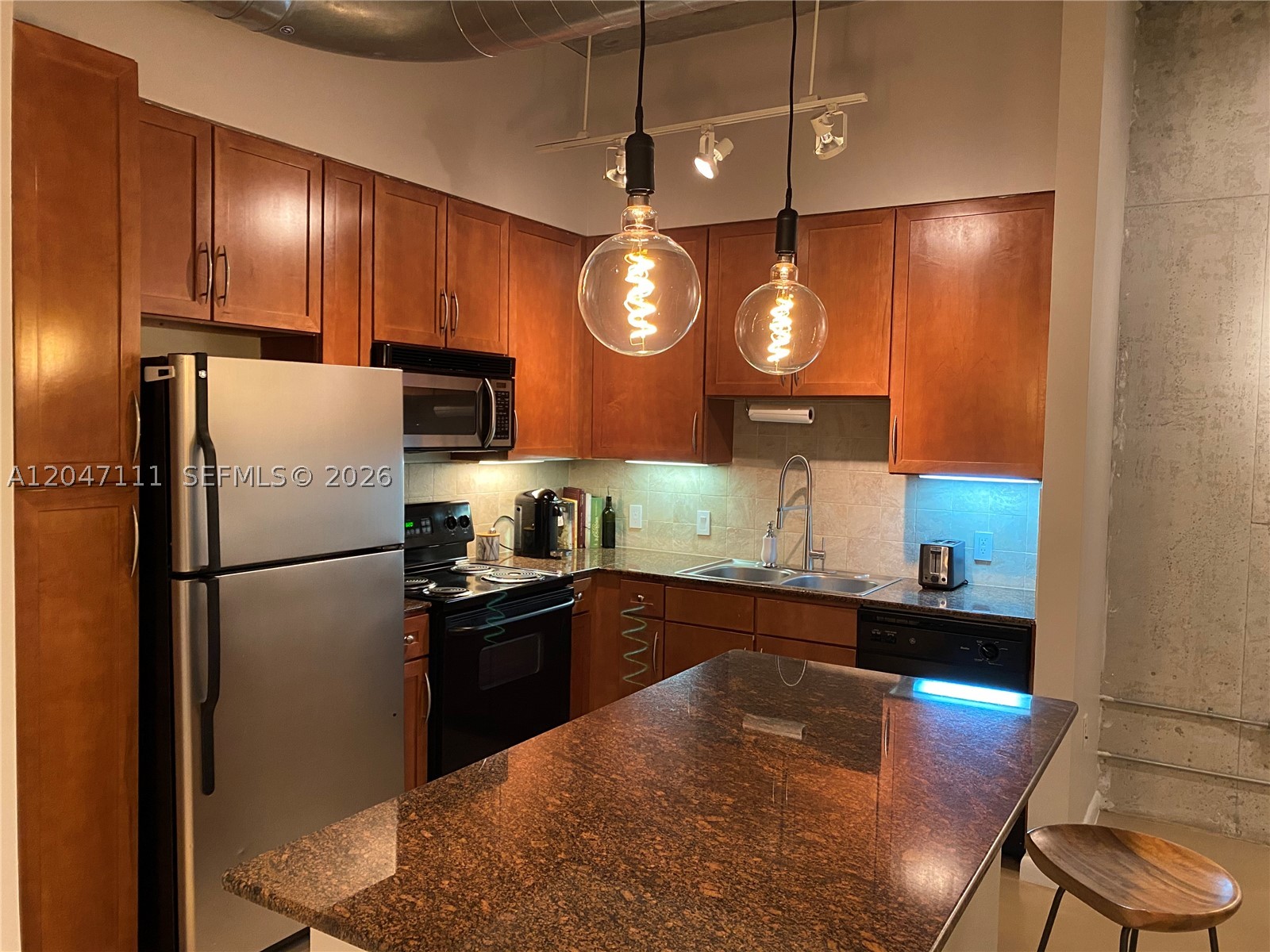 image Cite on the Bay West7