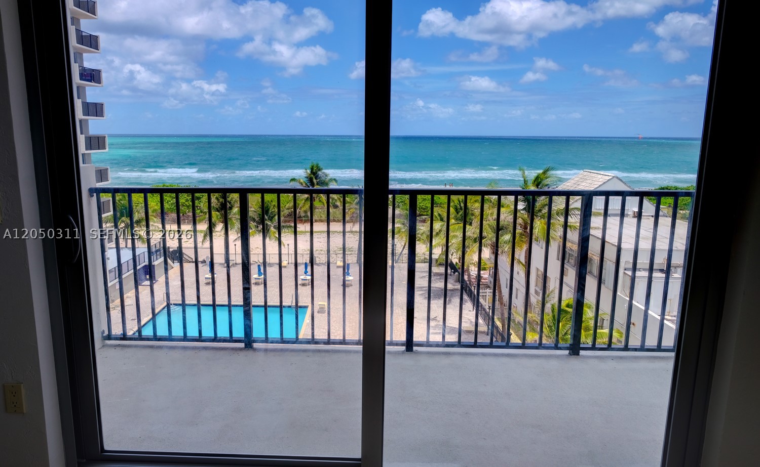 9273 Collins Ave #1010