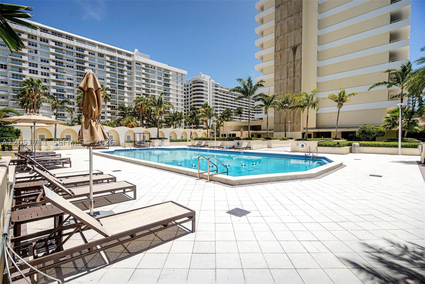 5600 Collins Ave #7J Miami Beach, FL 33140