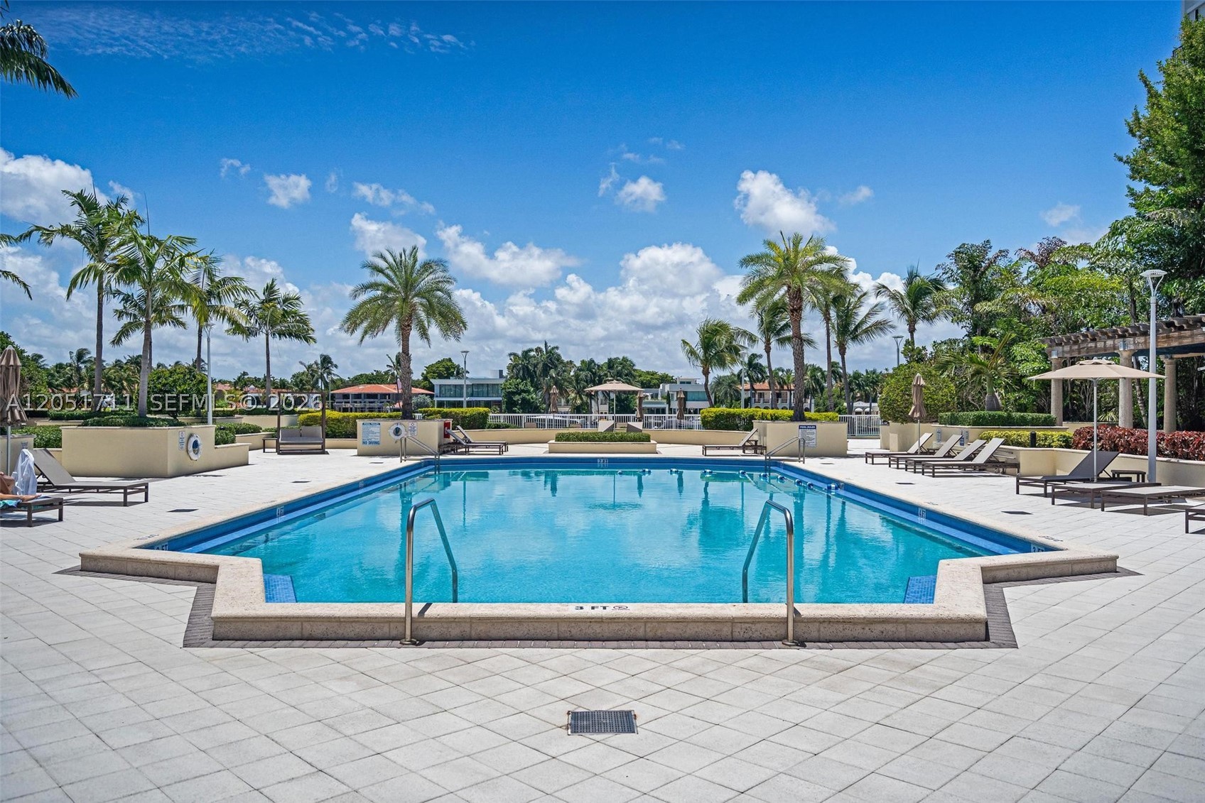 5600 Collins Ave #7J Miami Beach, FL 33140