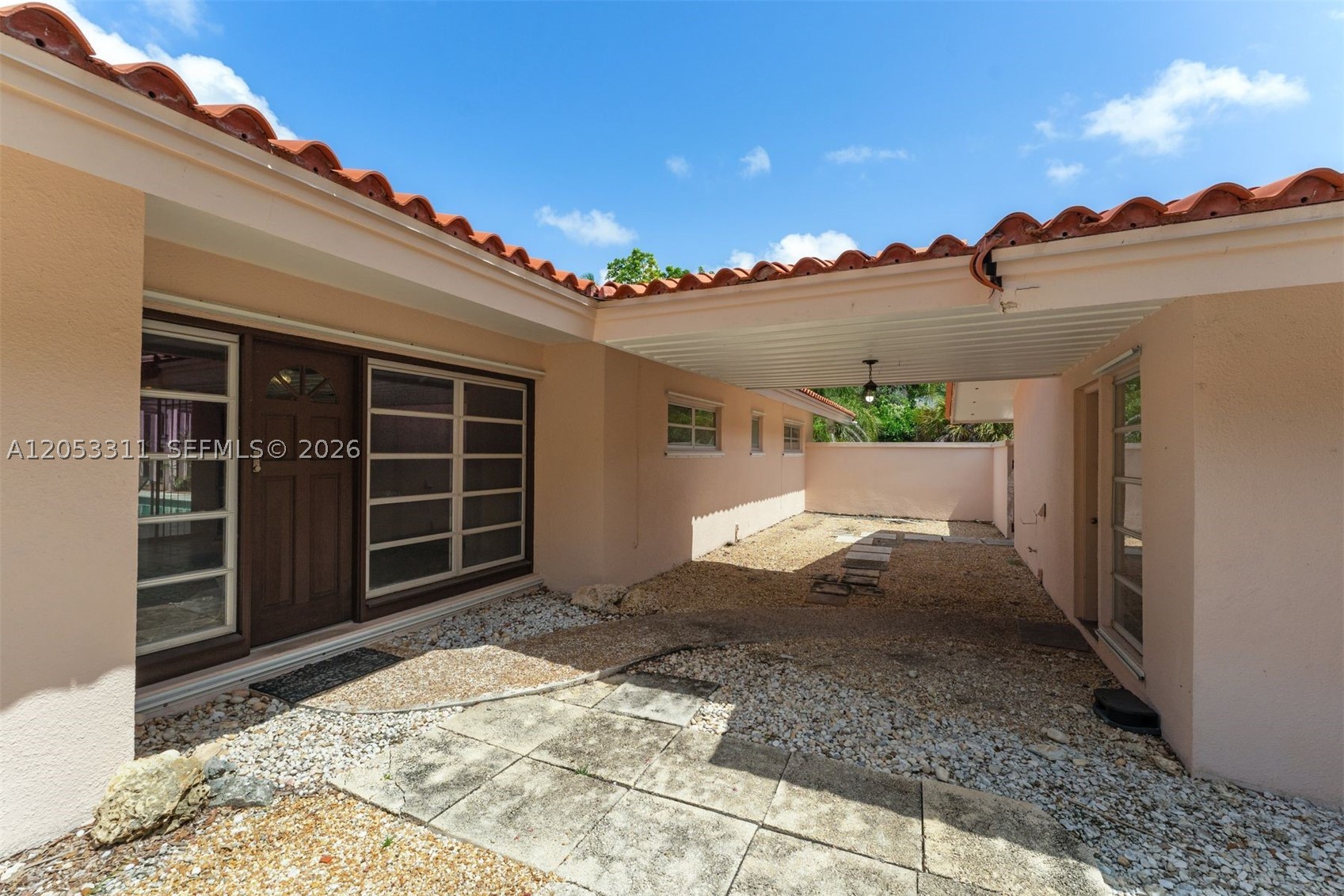 11950 SW 67th Ct Pinecrest, FL 33156
