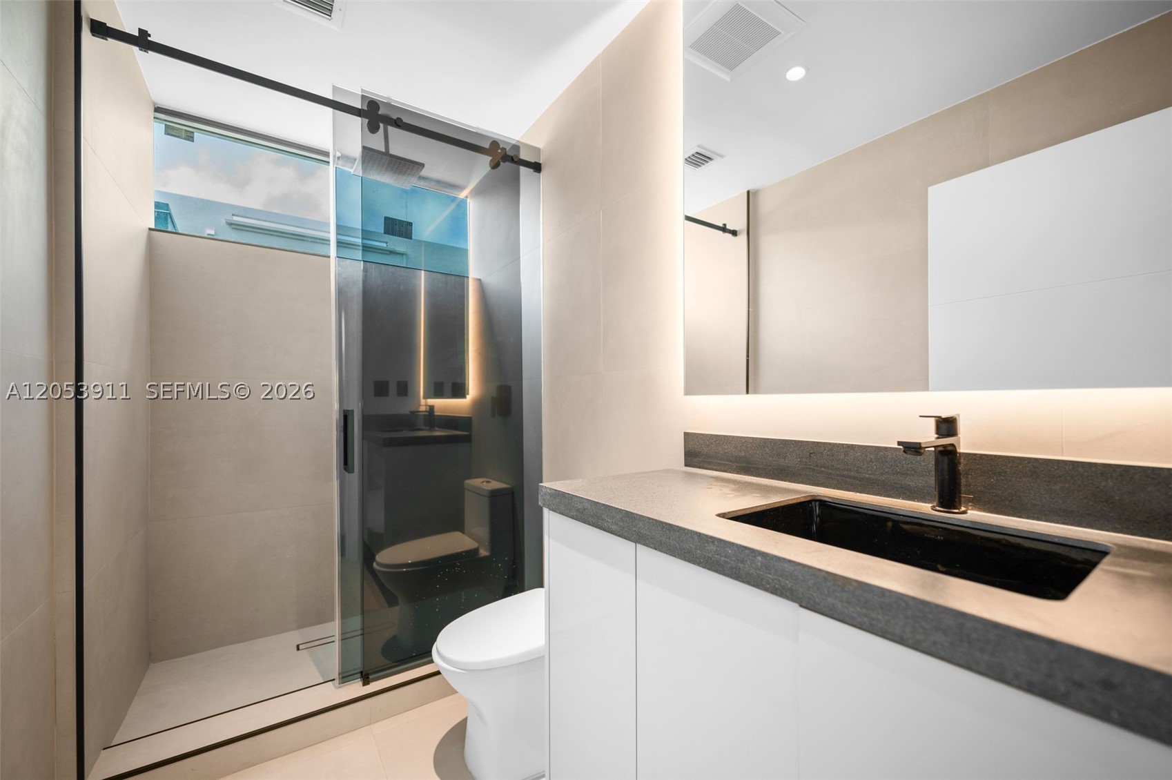 3310 Elizabeth St Miami, FL 33133