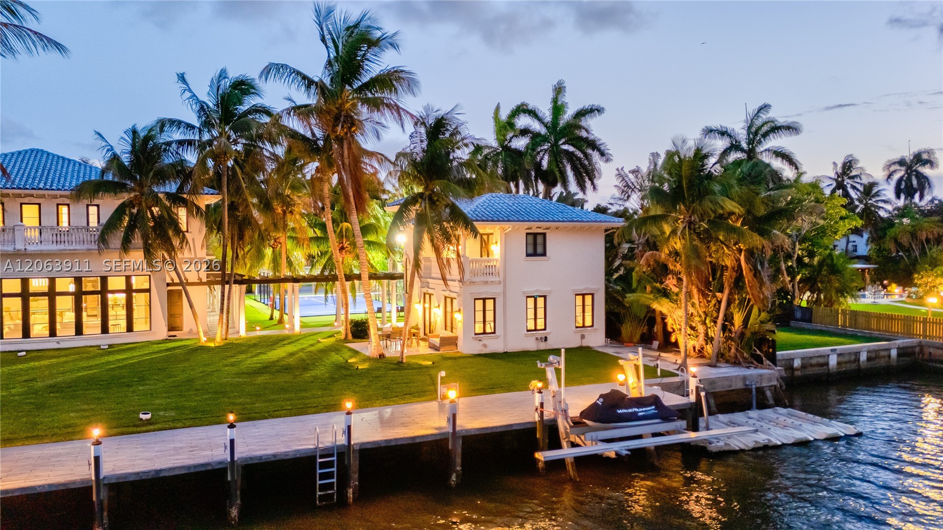 900 S Northlake Dr Hollywood, FL 33019