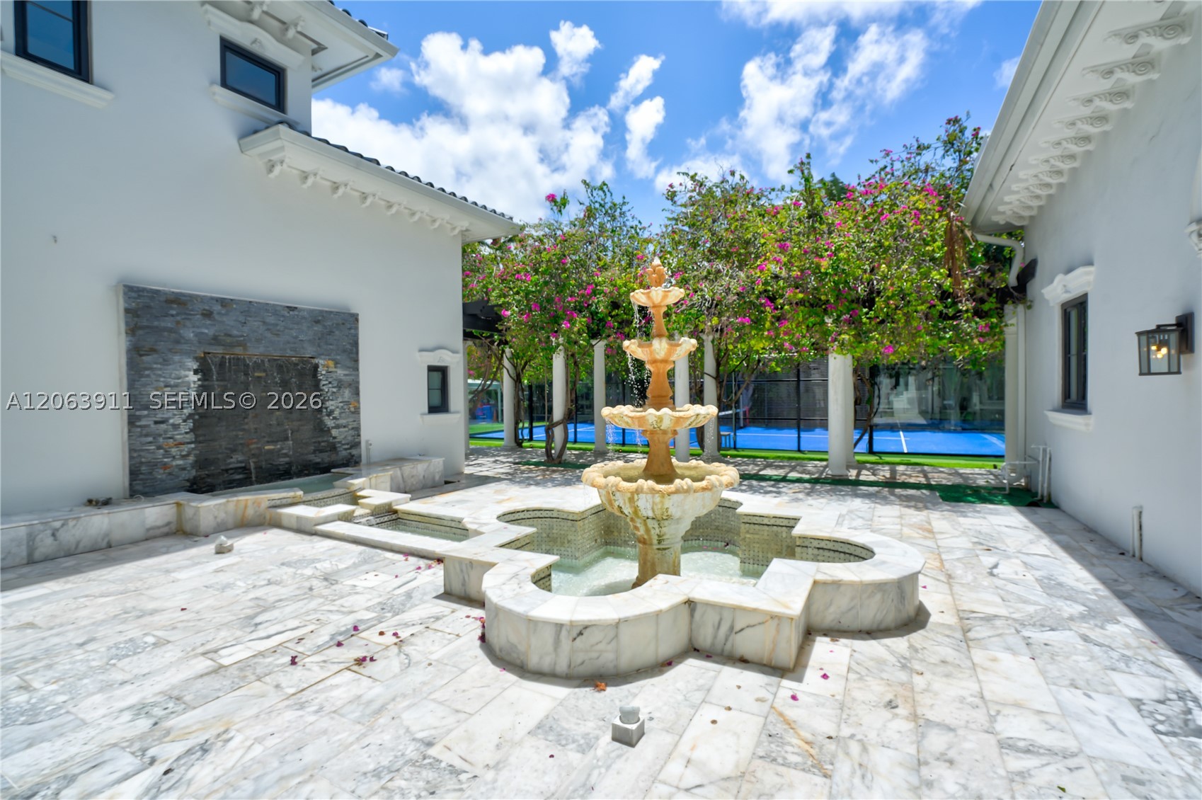 900 S Northlake Dr Hollywood, FL 33019