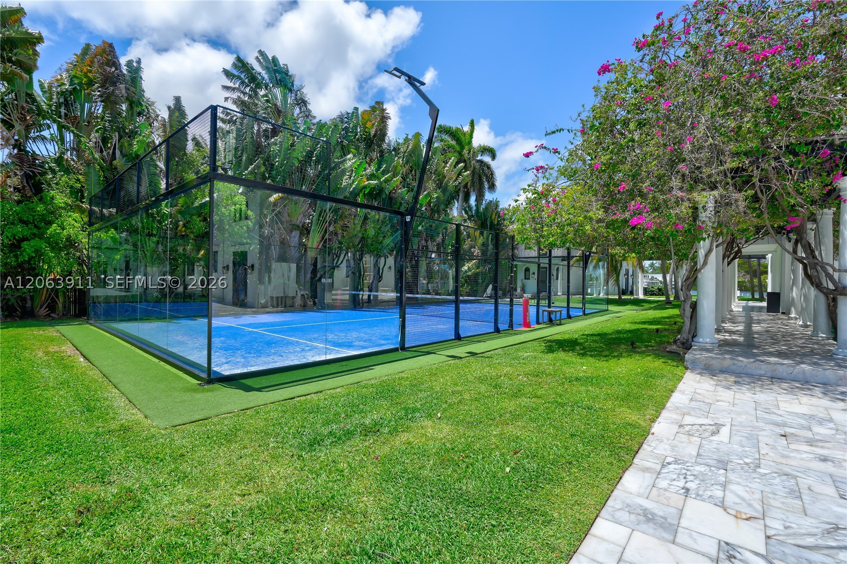 900 S Northlake Dr Hollywood, FL 33019