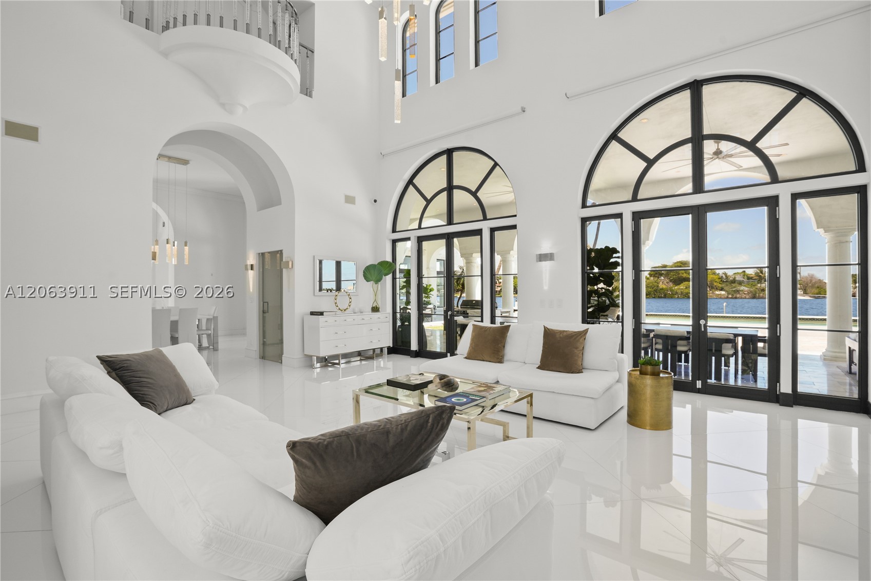 900 S Northlake Dr Hollywood, FL 33019
