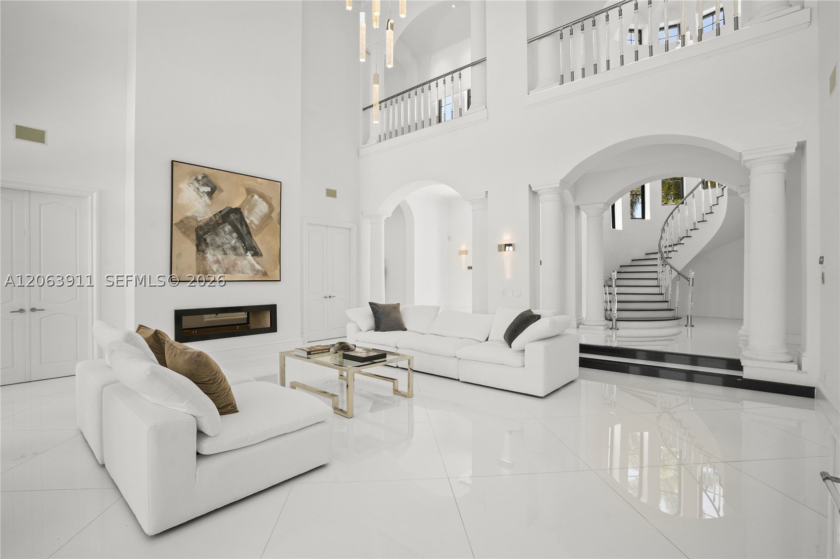 900 S Northlake Dr Hollywood, FL 33019