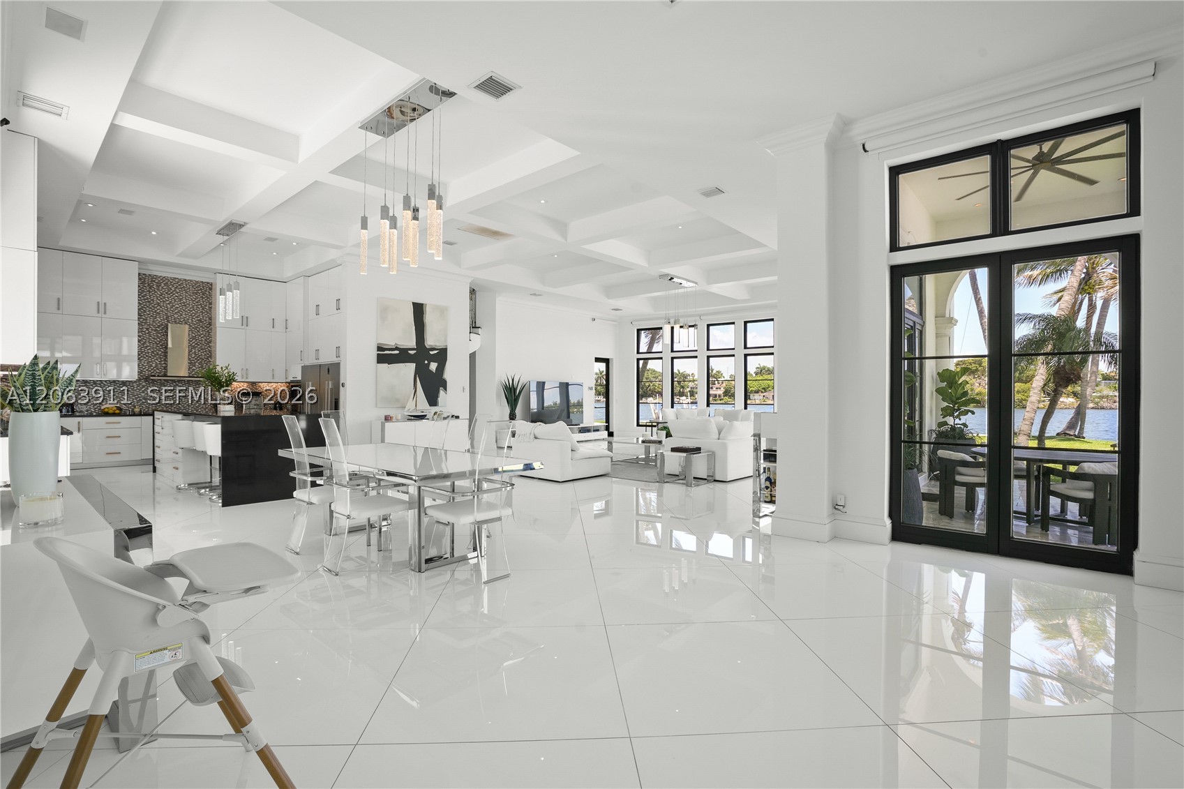 900 S Northlake Dr Hollywood, FL 33019