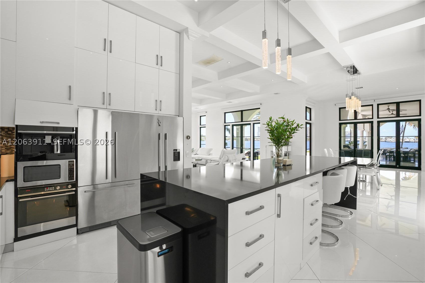 900 S Northlake Dr Hollywood, FL 33019