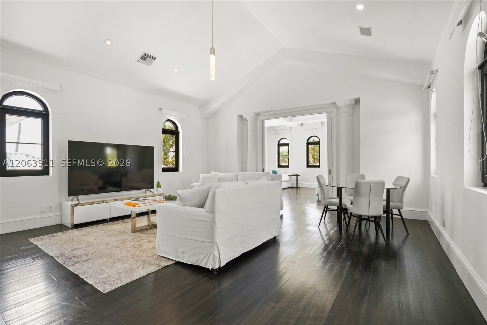 900 S Northlake Dr Hollywood, FL 33019
