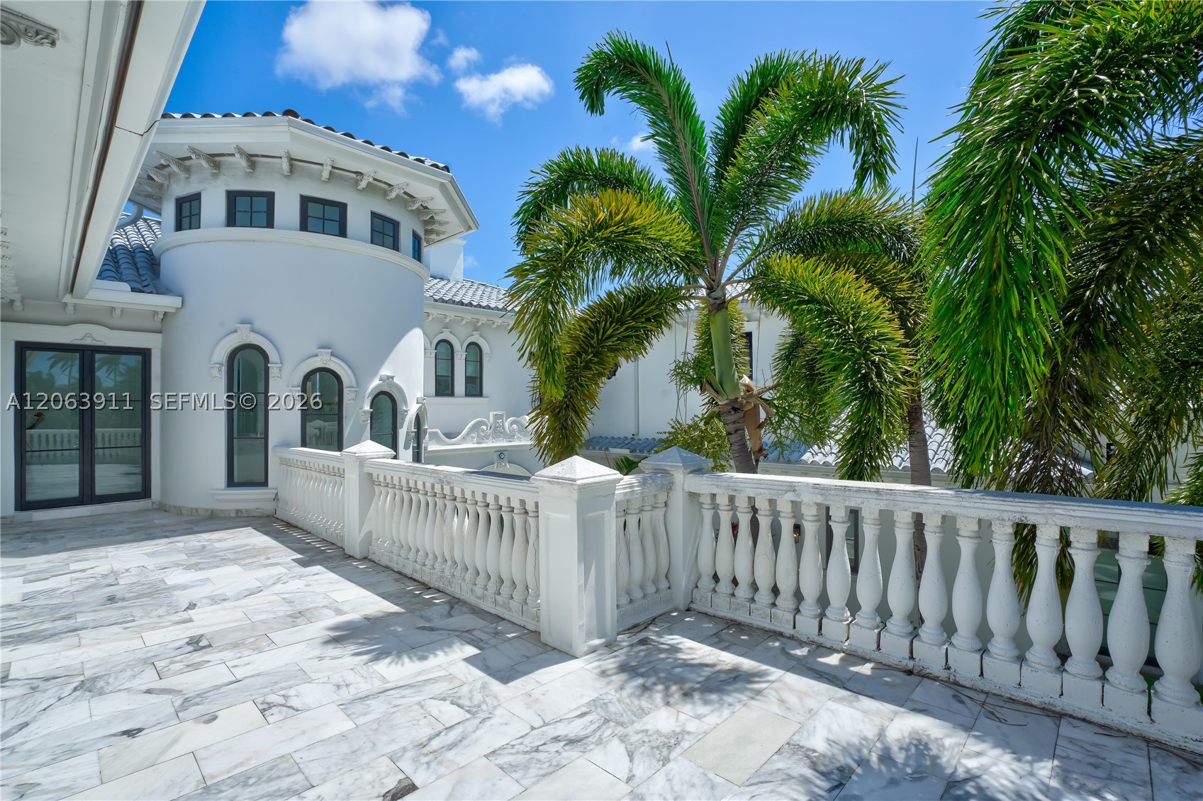 900 S Northlake Dr Hollywood, FL 33019
