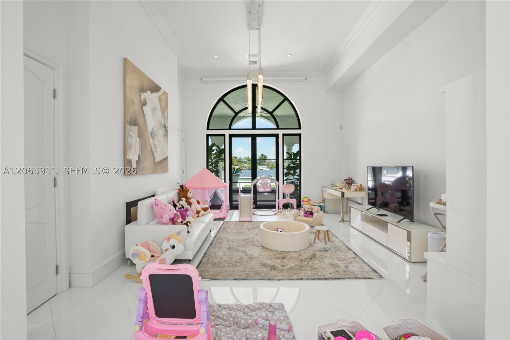 900 S Northlake Dr Hollywood, FL 33019