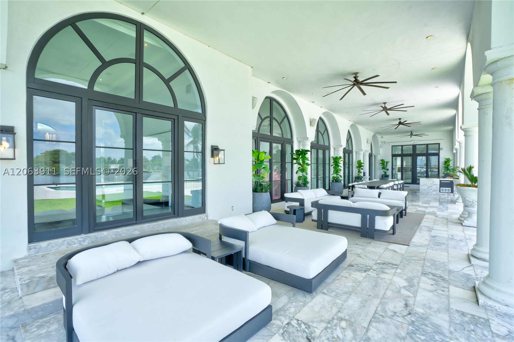 900 S Northlake Dr Hollywood, FL 33019