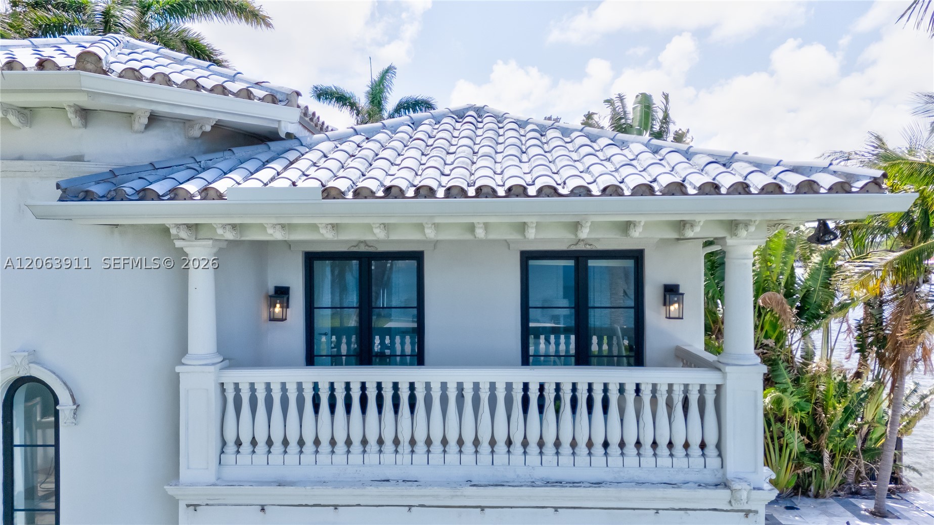900 S Northlake Dr Hollywood, FL 33019