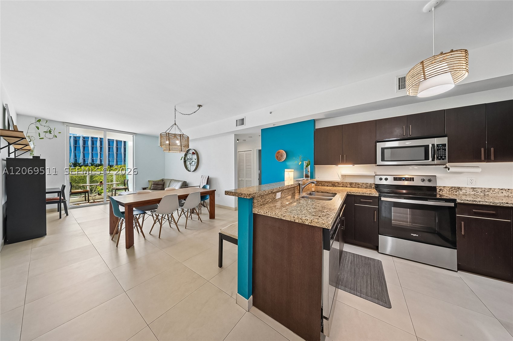 2020 Prairie Ave #302