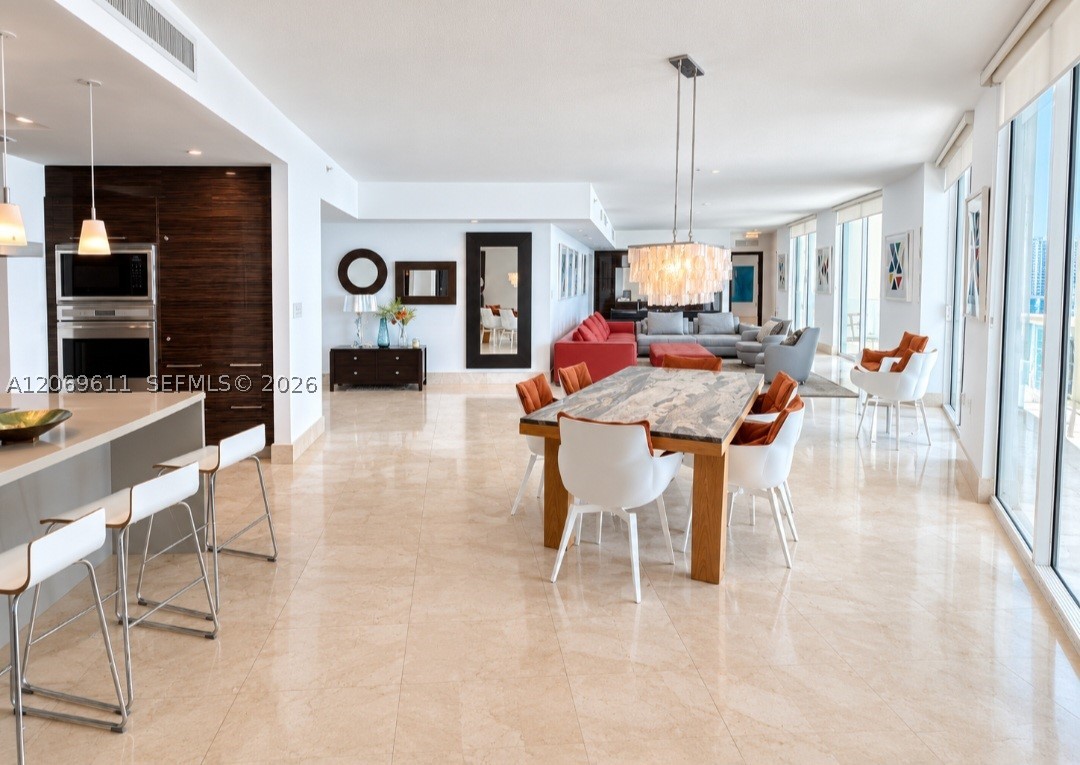 image St Tropez Sunny Isles10