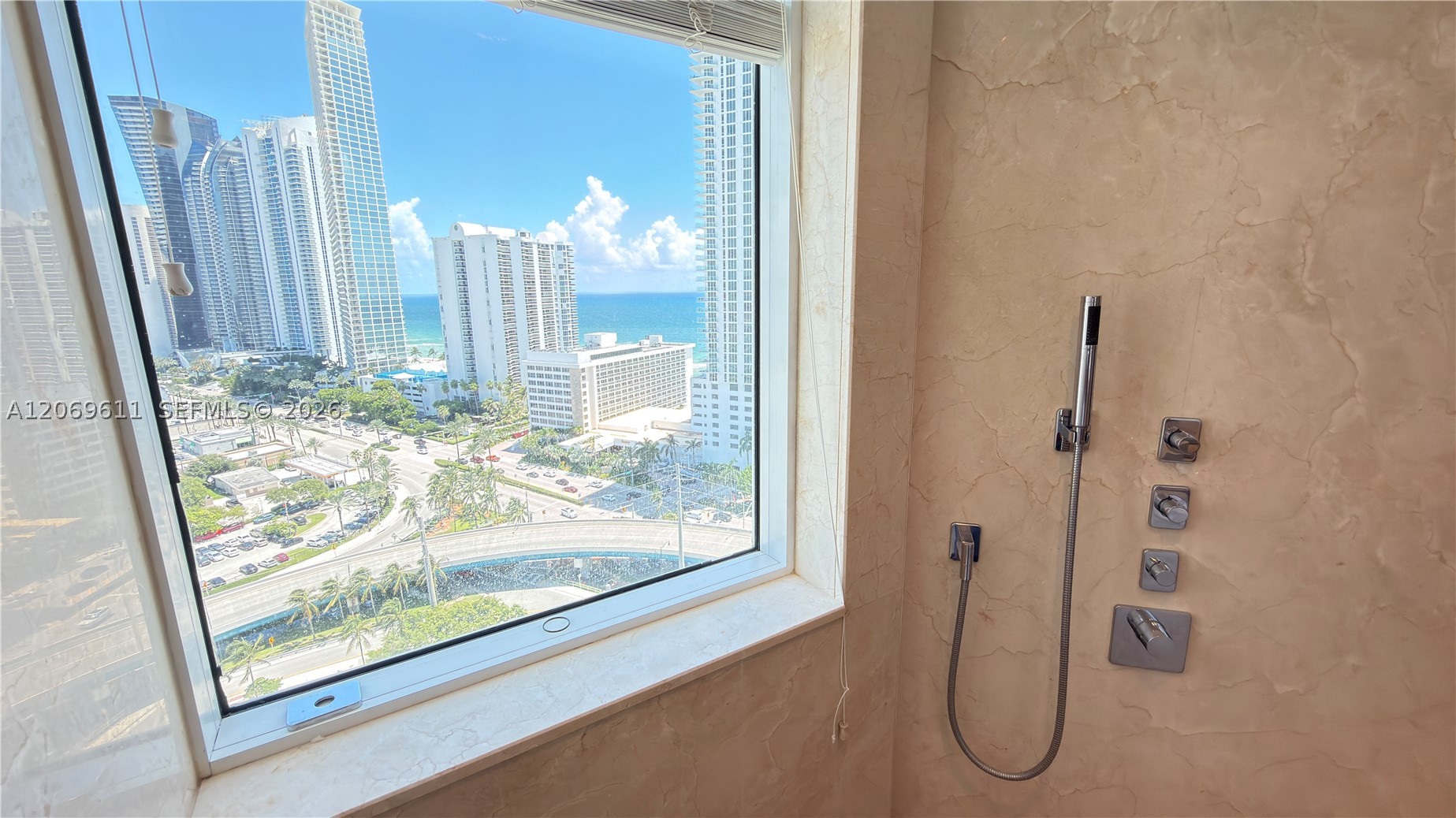 image St Tropez Sunny Isles24