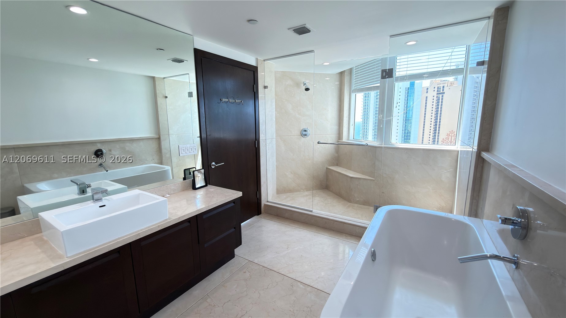 image St Tropez Sunny Isles45