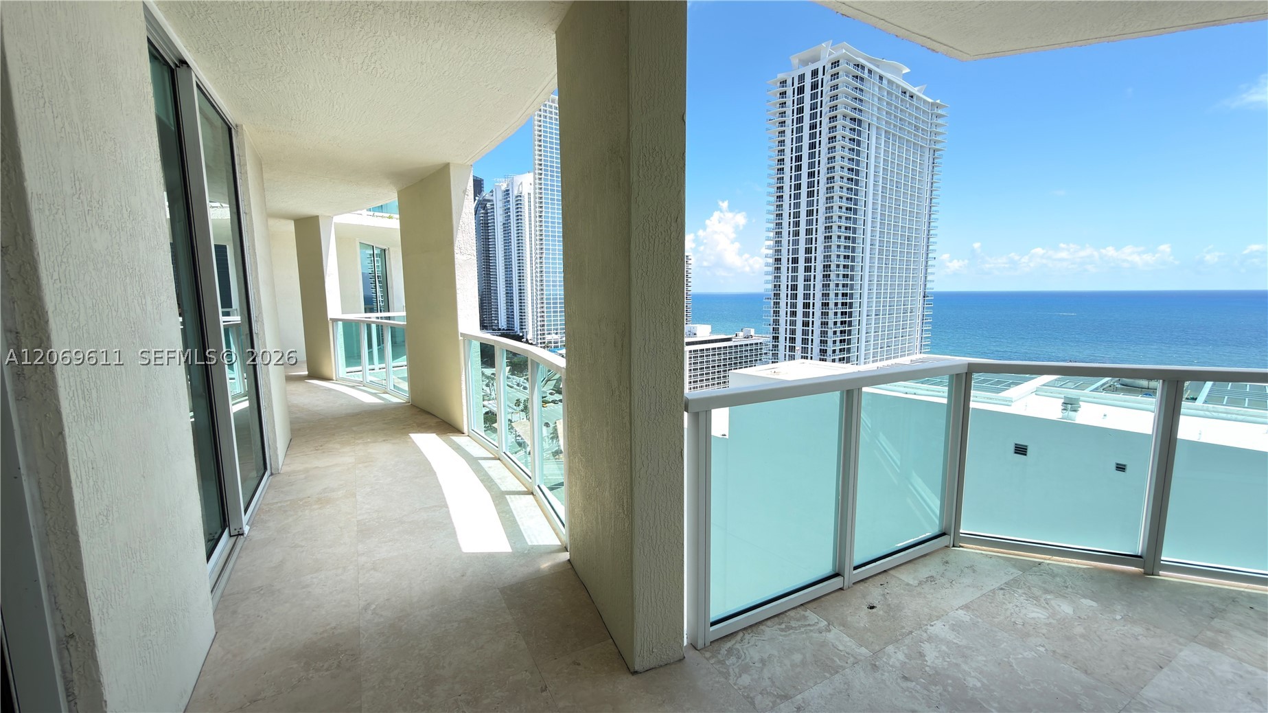 image St Tropez Sunny Isles60