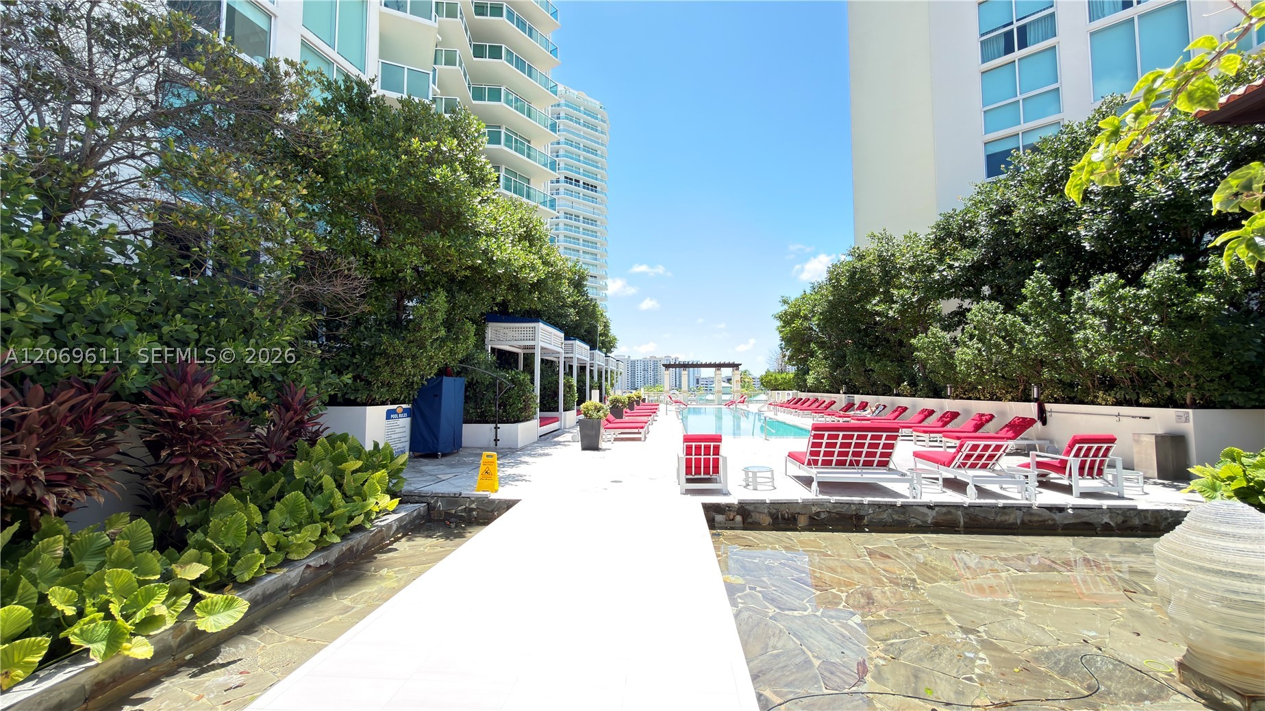 image St Tropez Sunny Isles84
