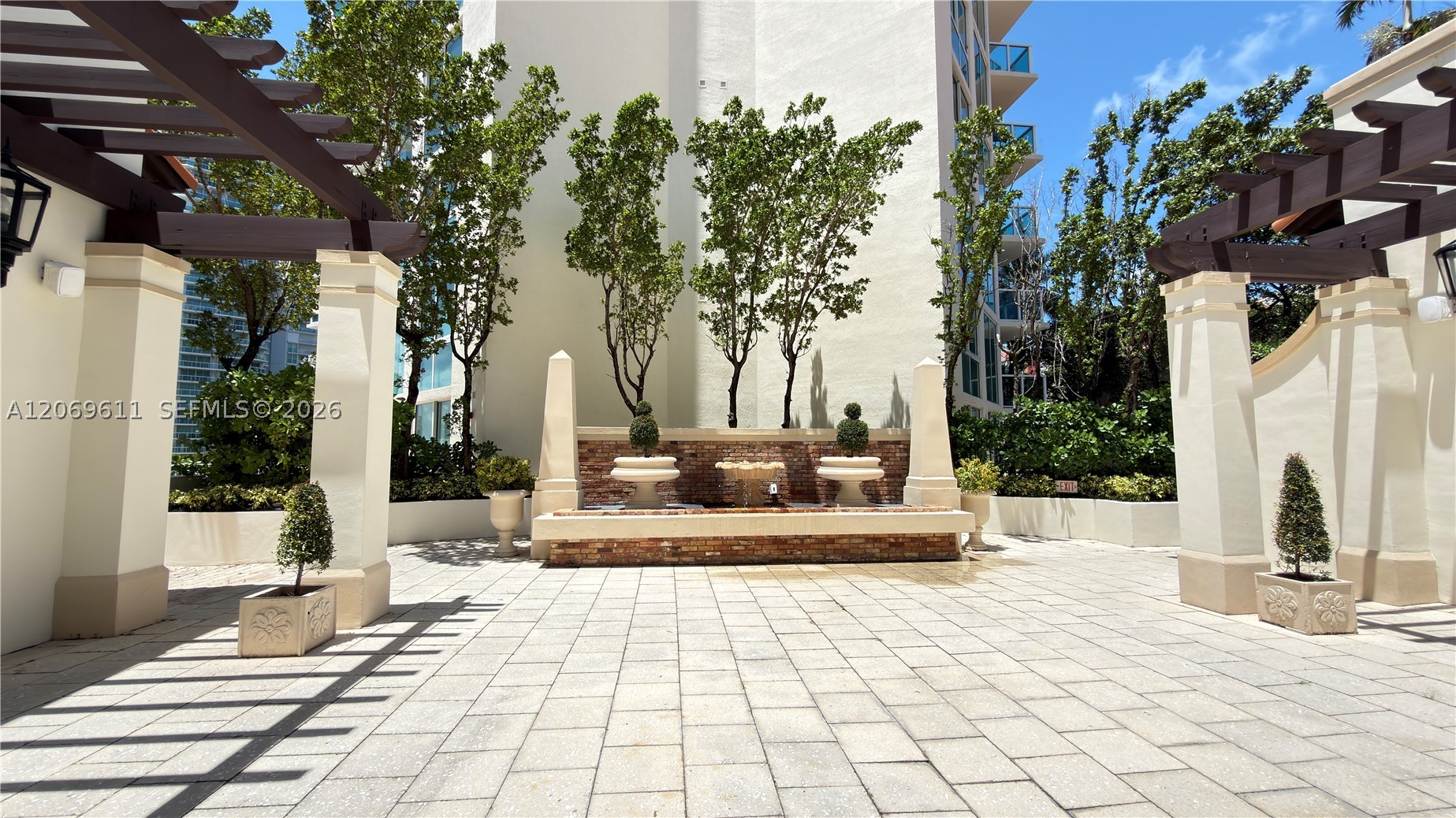 image St Tropez Sunny Isles85