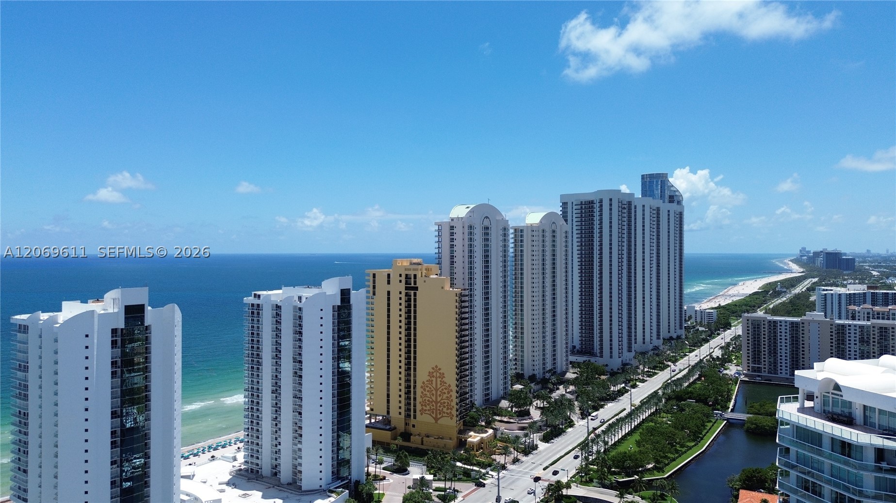 image St Tropez Sunny Isles90