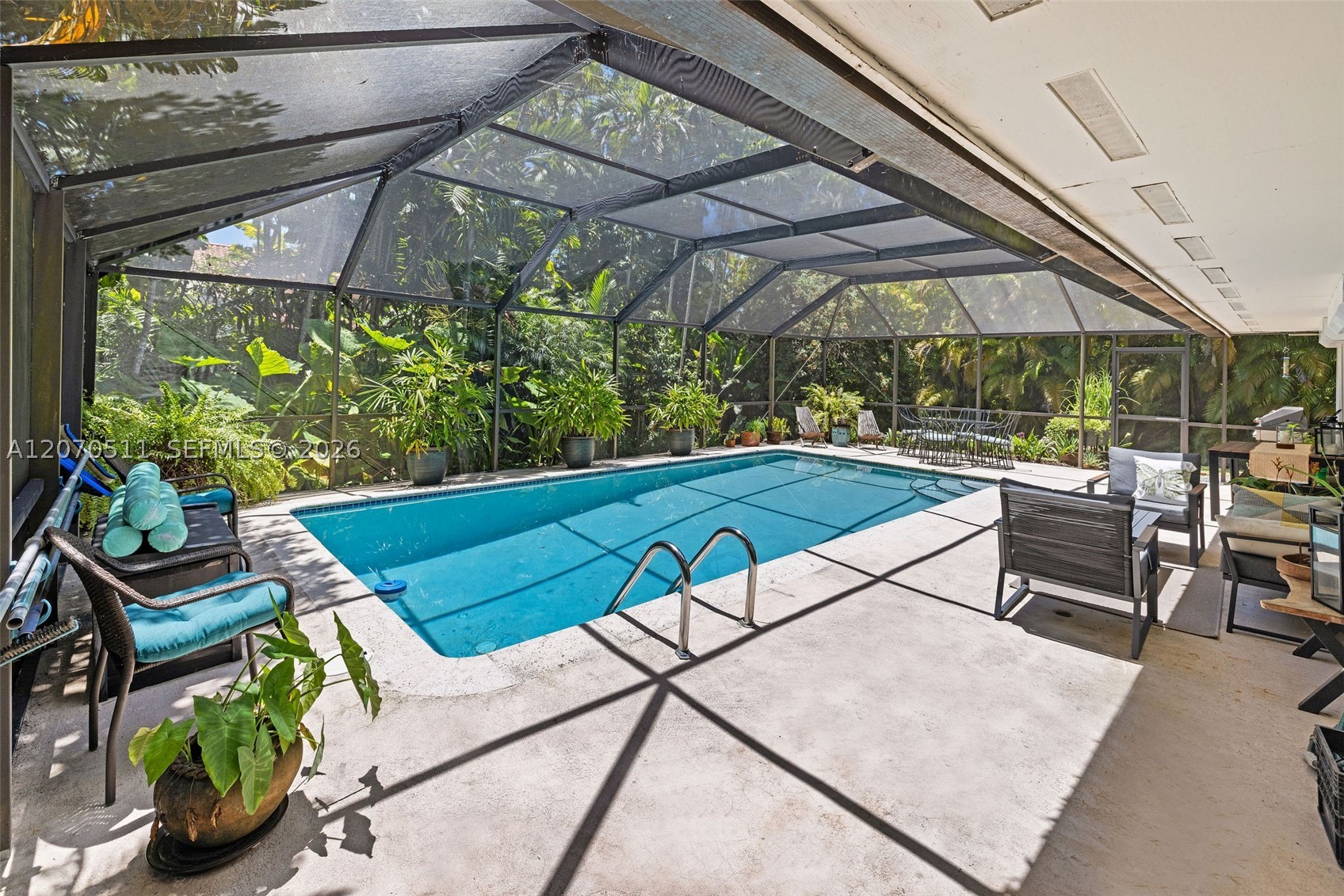 6390 SW 69th St South Miami, FL 33143