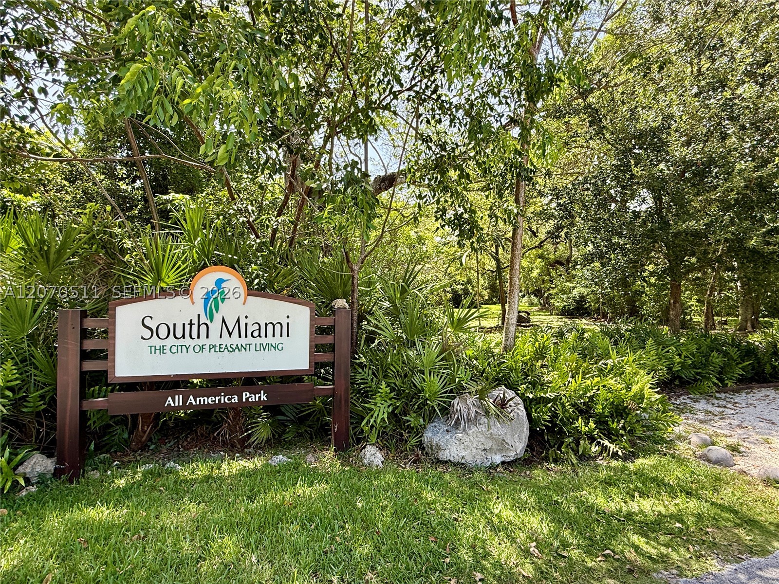 6390 SW 69th St South Miami, FL 33143