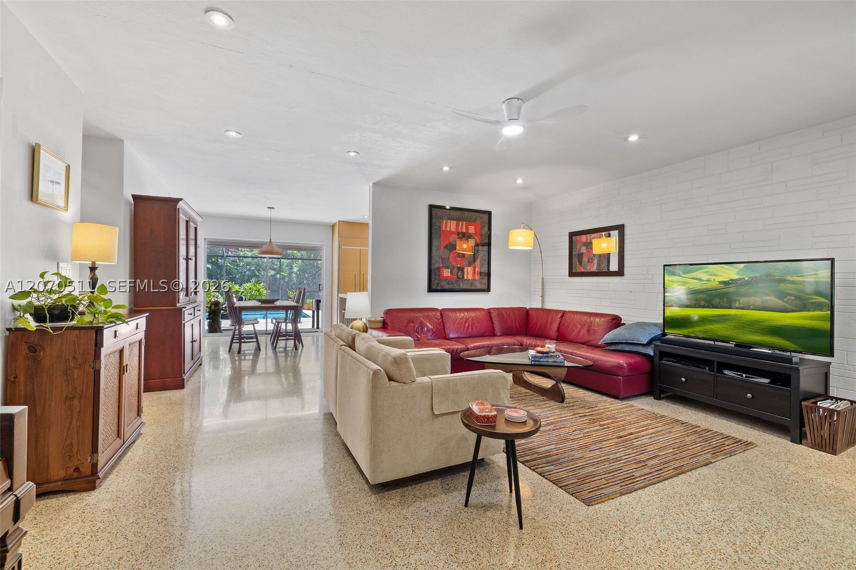 6390 SW 69th St South Miami, FL 33143
