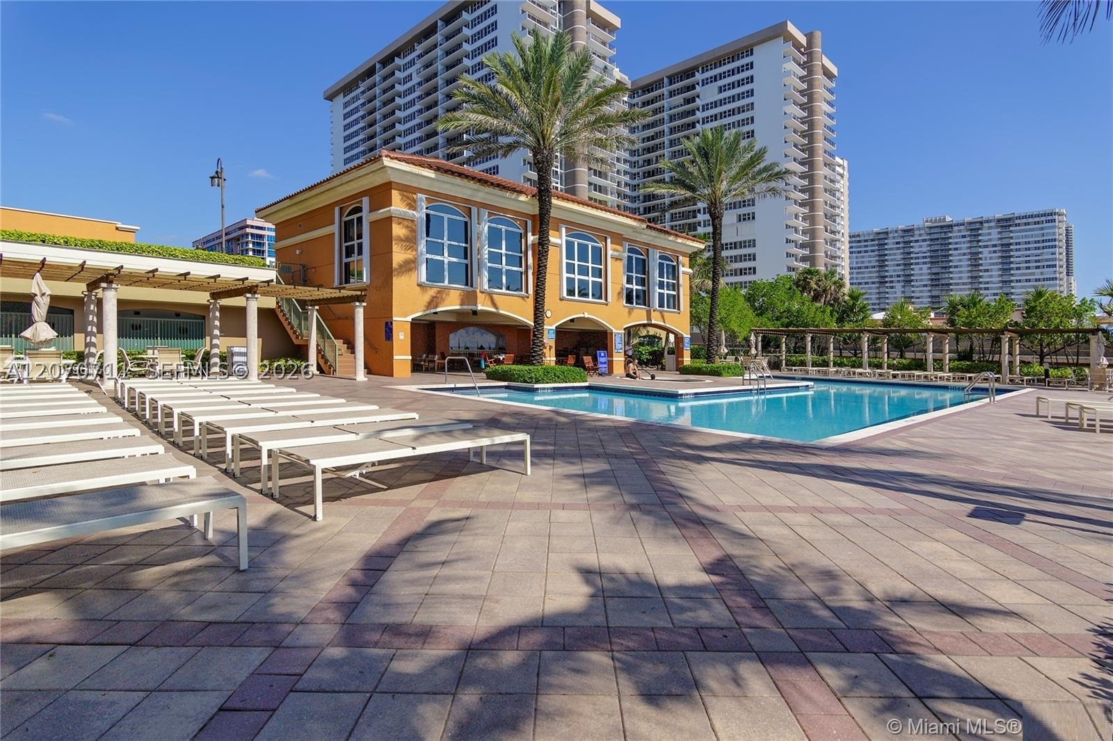image 2080 Ocean Drive18