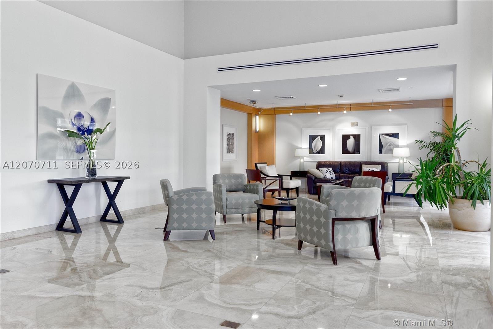 image 2080 Ocean Drive1