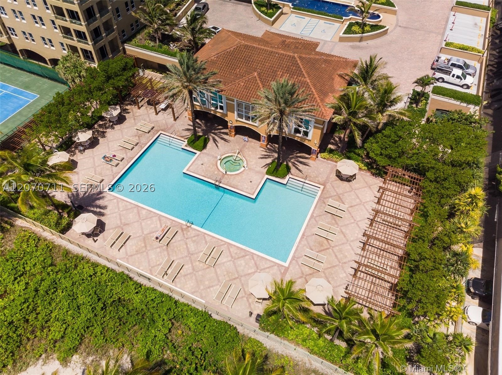 image 2080 Ocean Drive23