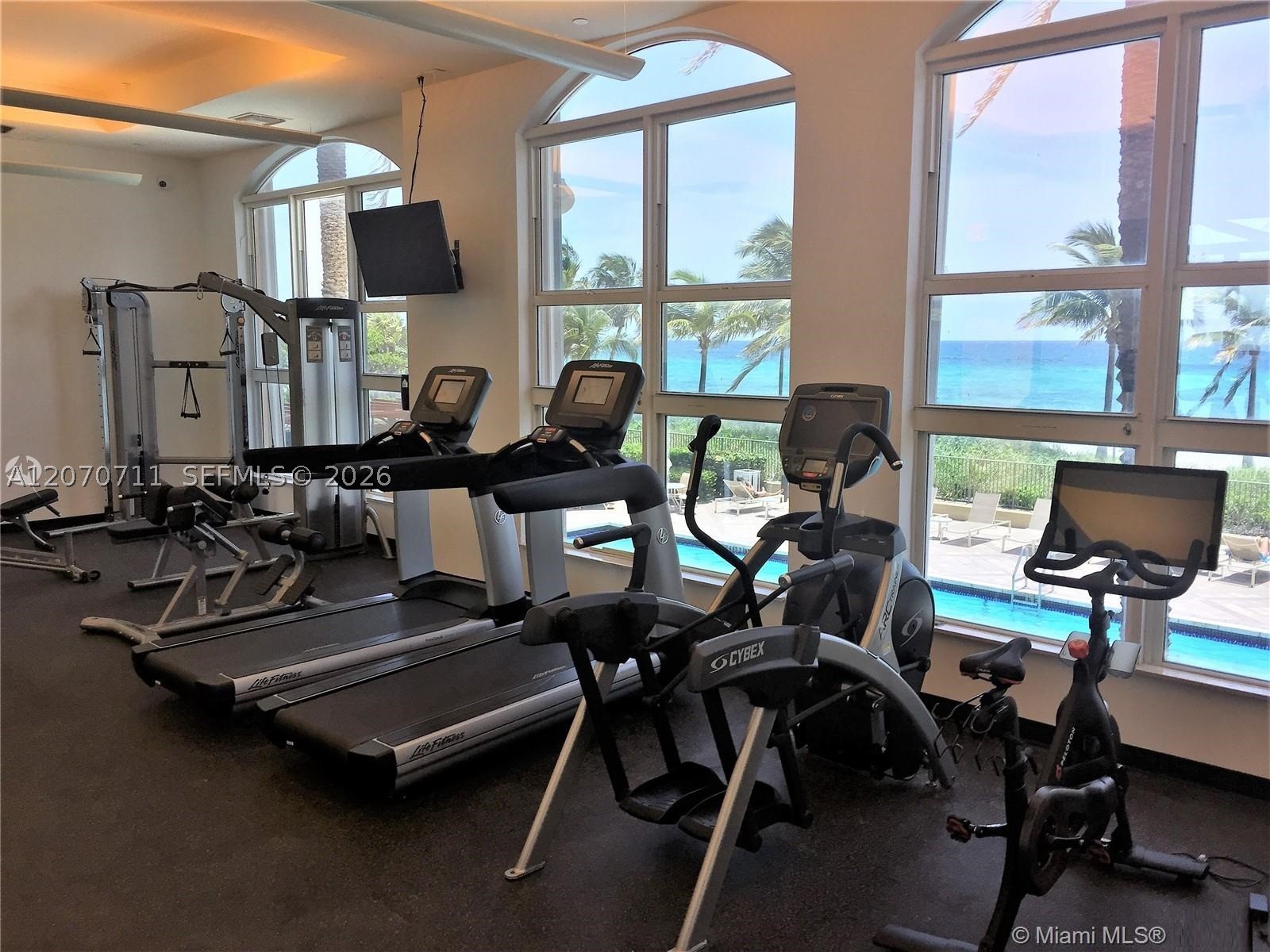 image 2080 Ocean Drive27