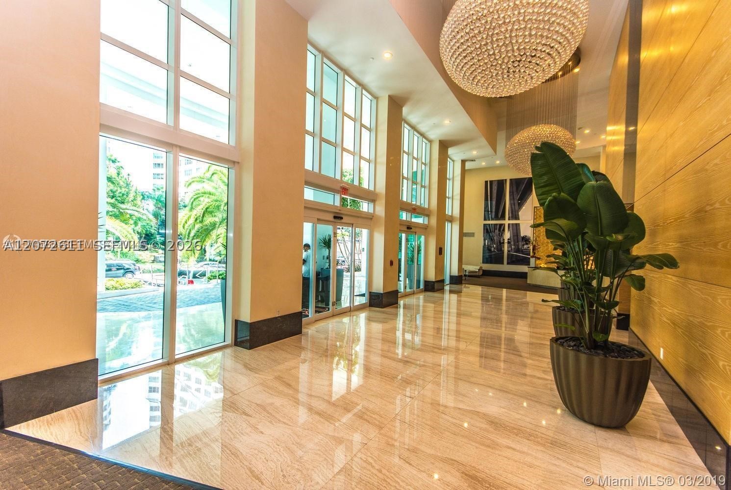image The Plaza on Brickell West4