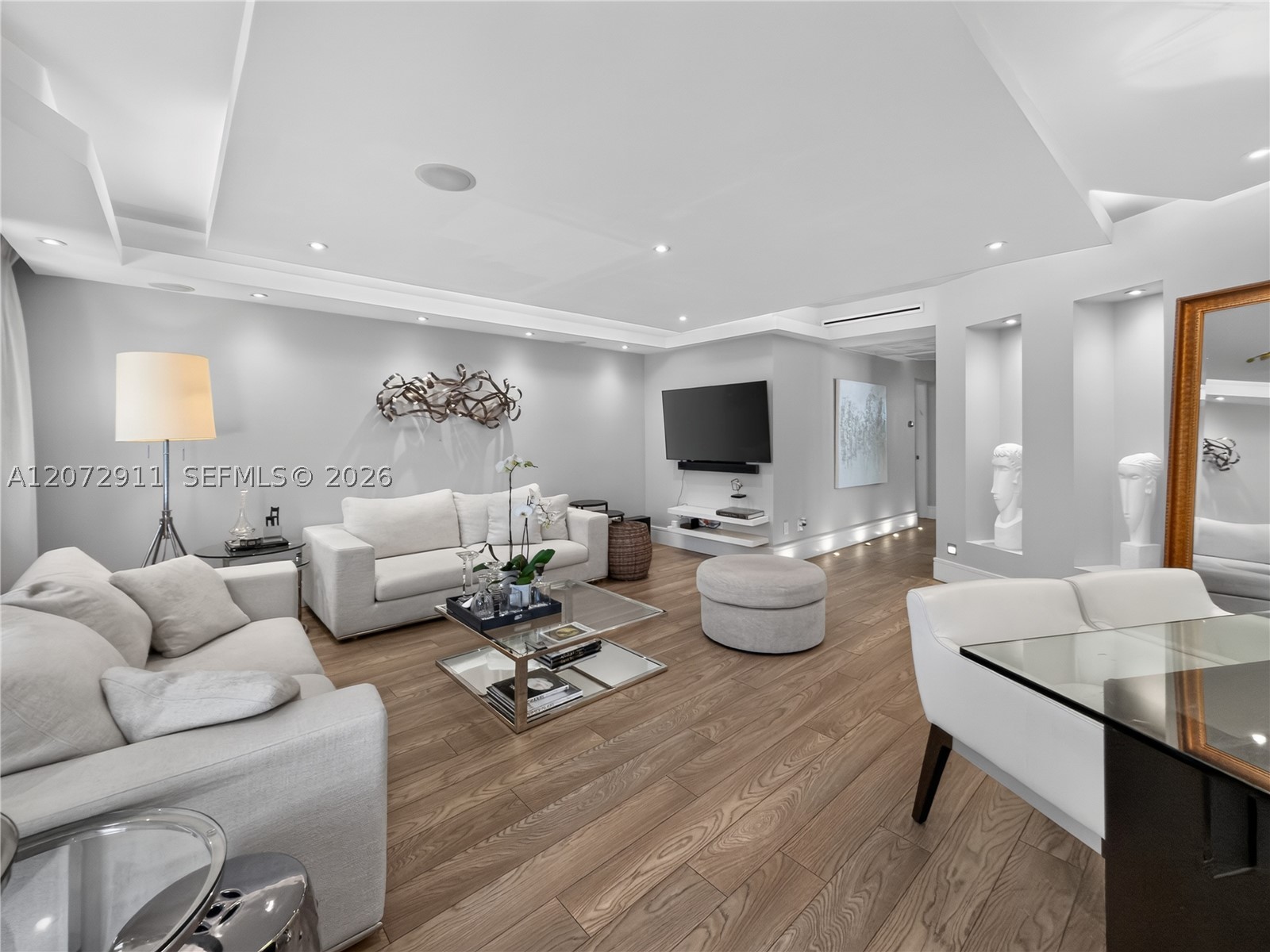 10190 Collins Ave #204 Bal Harbour, FL 33154