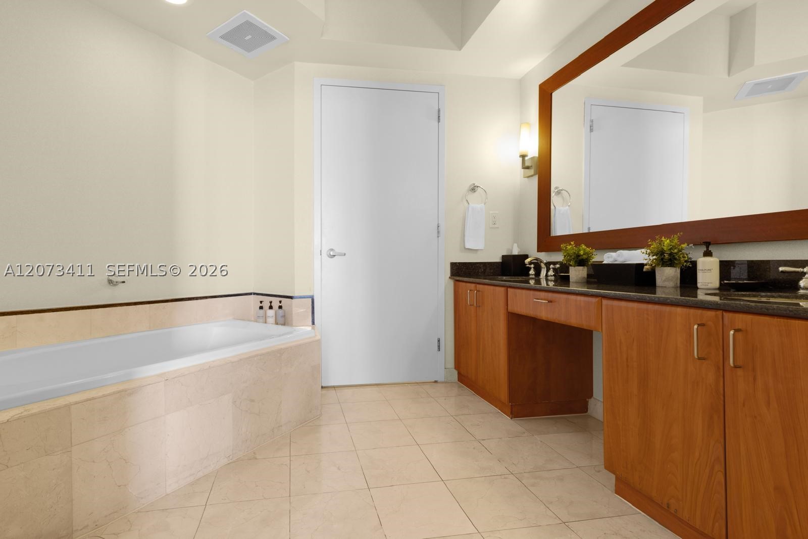 18001 Collins Ave #1514 Sunny Isles Beach, FL 33160